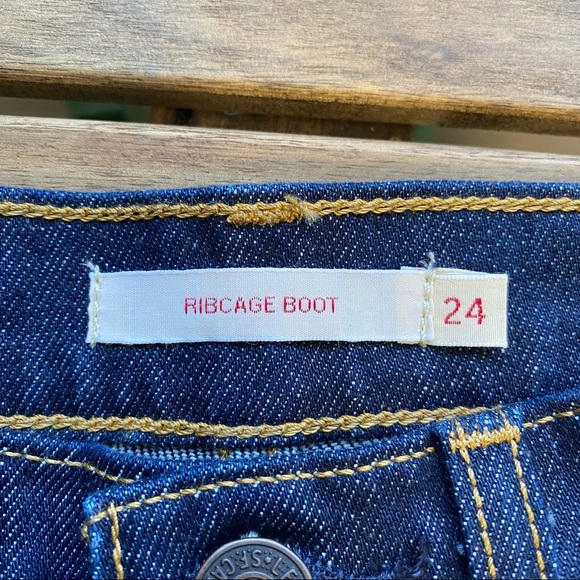 Levi's Ribcage Jeans - Picture 6 of 13